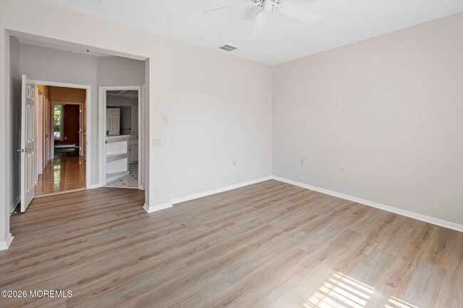 Building Photo - 104 Mirage Blvd