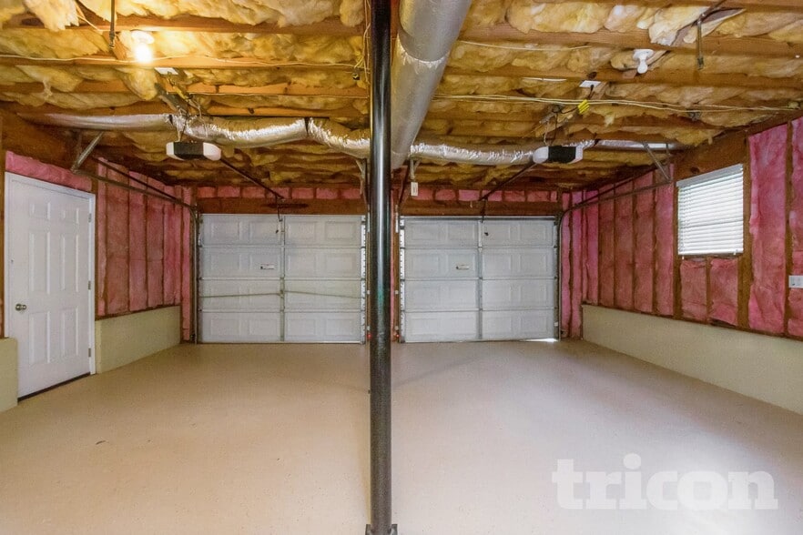 Building Photo - 48 Hale Haven Dr