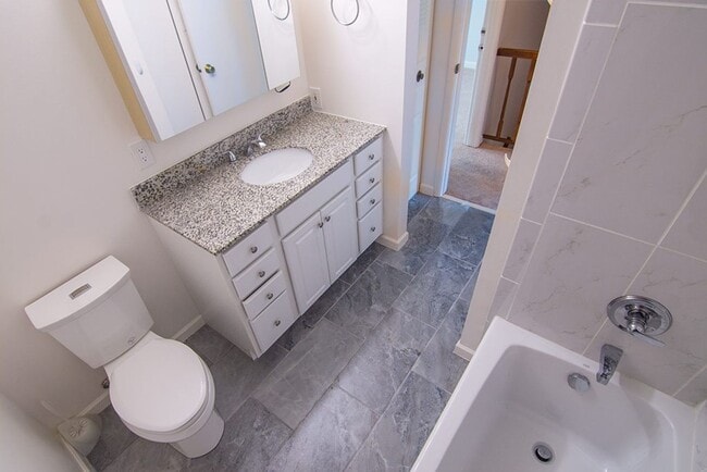 Building Photo - Commuters dream. Beautiful 3 BR 2 FB, 2 HB townhome