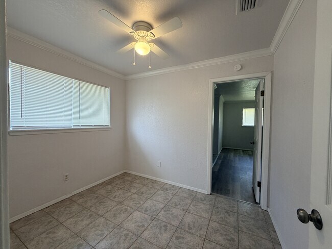 Building Photo - 7326 New Brunswick Dr