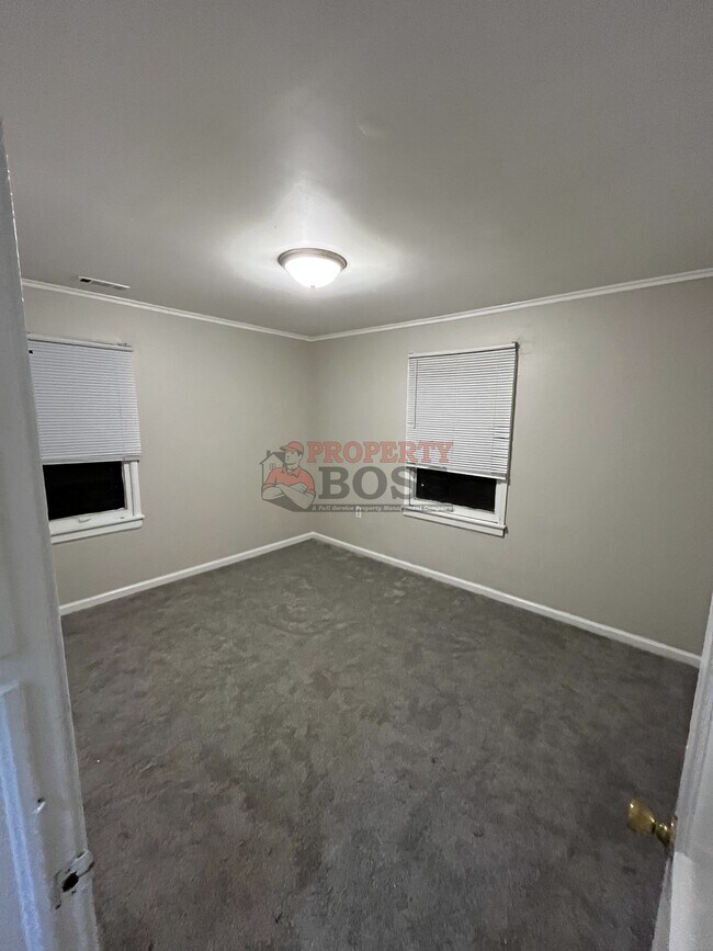 Building Photo - 2227 Georgia St