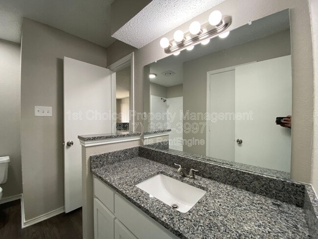 Building Photo - 6706 Crestmont Ct