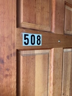 Building Photo - 508 S Quaker Ln