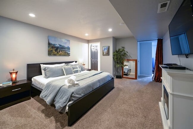 Building Photo - 3880 Graphite Ct