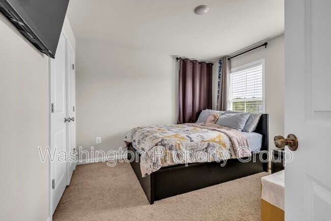 Building Photo - 4013 Singerville Ct