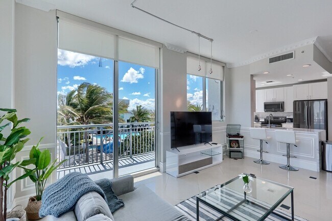 Building Photo - 300 S Australian Ave