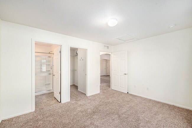 Building Photo - Spacious 3 Bed 3 Bath in the heart of Green Valley Ranch ELECTRICITY INCLUDED IN RENT