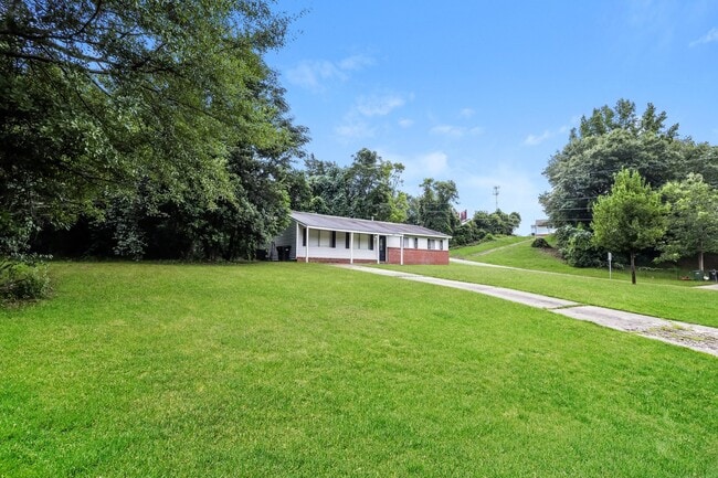 Building Photo - 904 Kirkland Dr