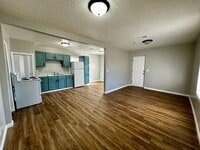 Building Photo - 2 Bedroom House for Rent