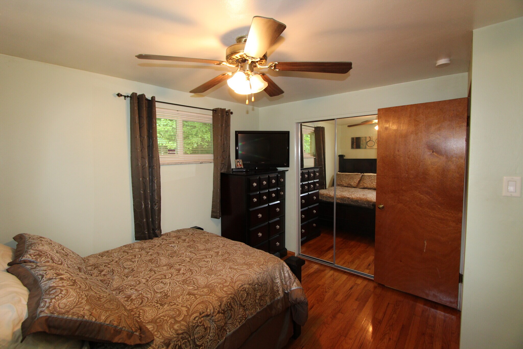 Bedroom - 3441 Brighton Rd