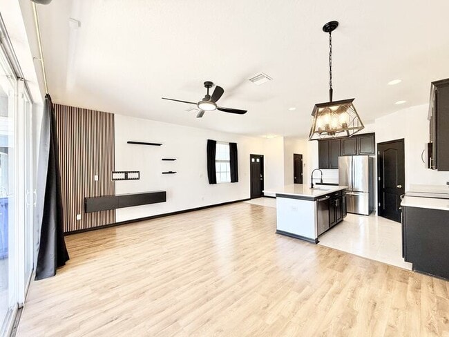 Building Photo - 4978 White Sanderling Ct