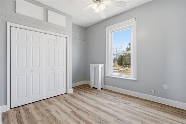 Building Photo - 156 N Broadway