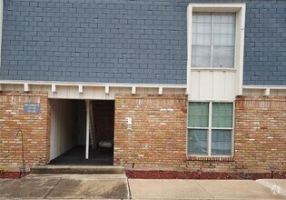 Building Photo - 535 W Lookout Dr