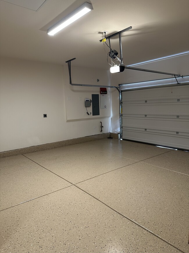 Building Photo - 2055 Woolem Pl