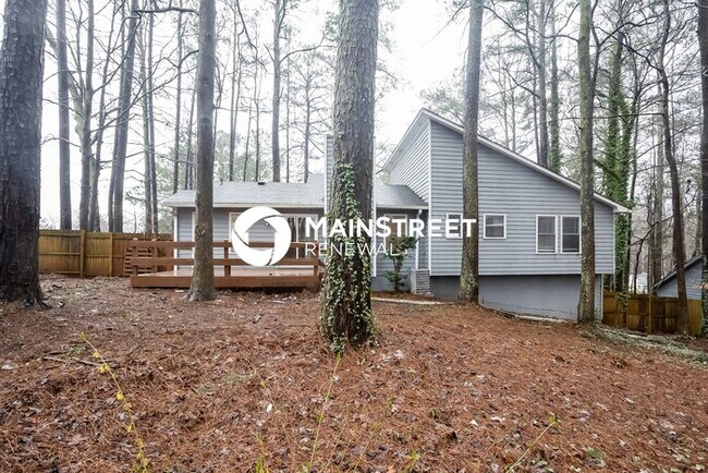 Building Photo - 3 Bedroom Pet-Friendly Home in Acworth, GA with Main Street Renewal