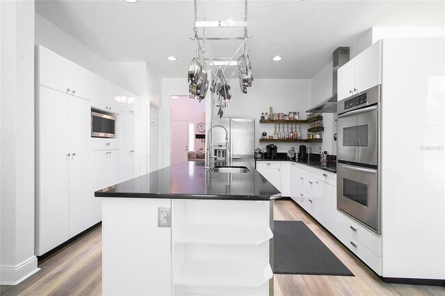 Building Photo - 8555 Abbotsbury Dr