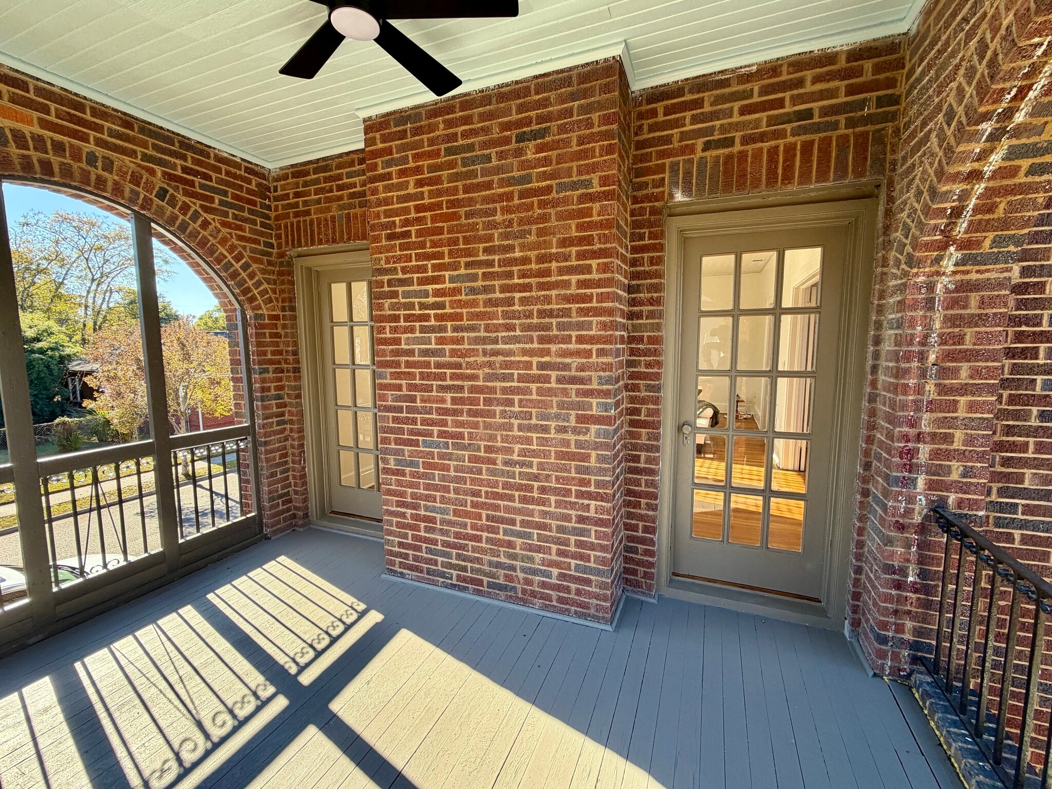 Building Photo - 726 E 40th St