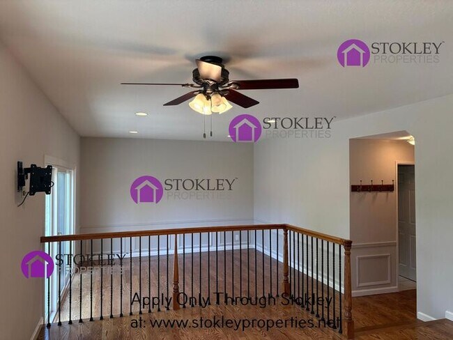 Building Photo - 637 Tarrytown Ct