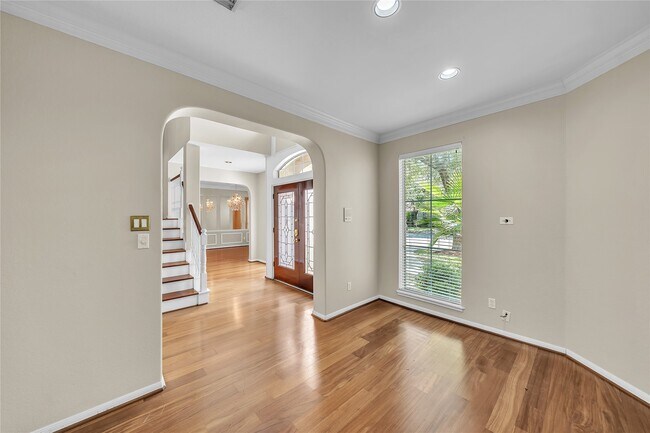 Building Photo - 1423 Meadow Lakes Dr