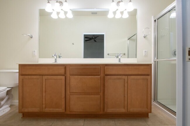 Building Photo - 3 Bedroom 2.5 Bath Townhome San Michele