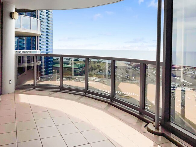 Building Photo - Beautiful Ocean View! 1 bedroom Condo with...