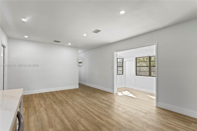 Building Photo - 6200 Fletcher St