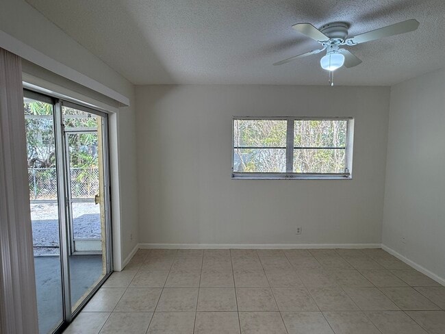 Building Photo - 6575 NE 7th Ave