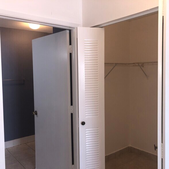 Building Photo - 1155 NW 124th Pl