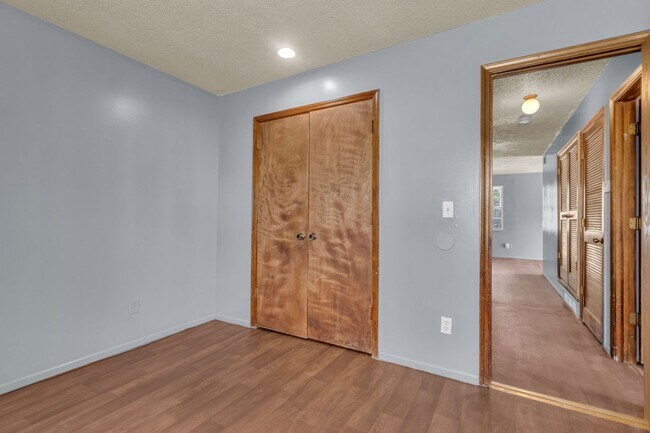 Building Photo - 8626 Lane Ave