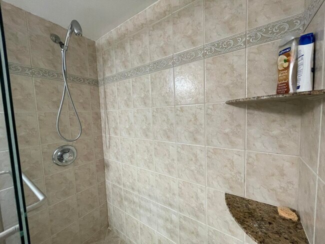 Building Photo - 27 Mansfield A