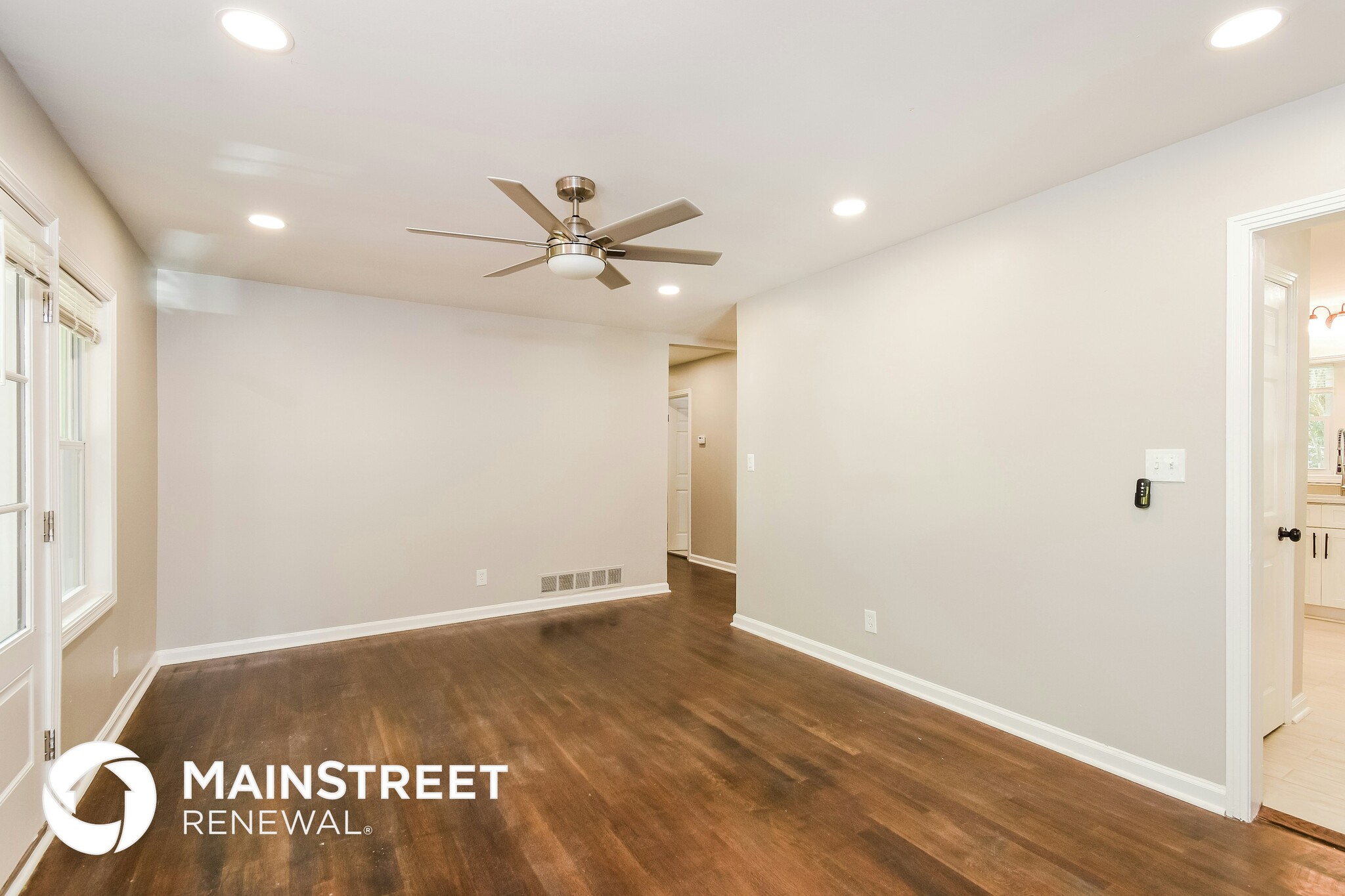 Building Photo - 983 Overbrook Cir