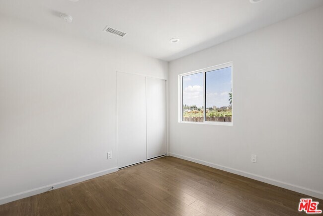 Building Photo - 1562 Attridge Ave