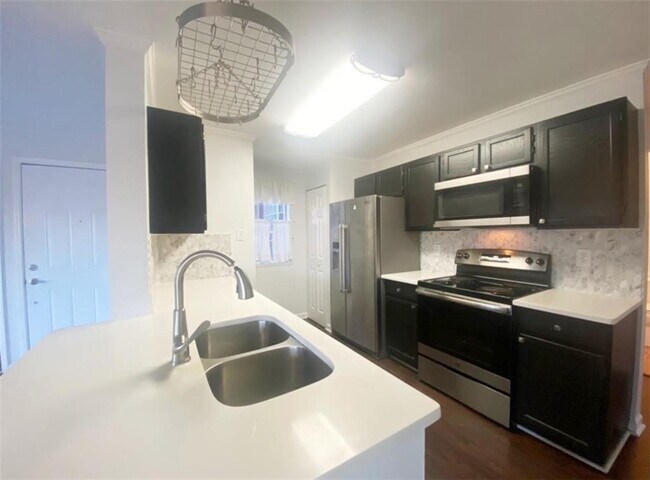 Building Photo - 1119 Sandy Ln Dr