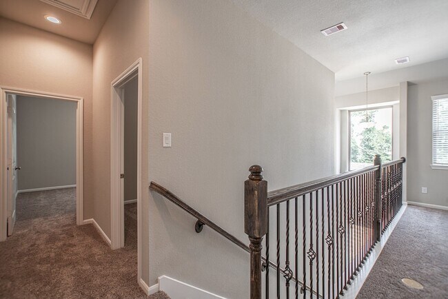 Building Photo - 28104 Rocky Heights Dr