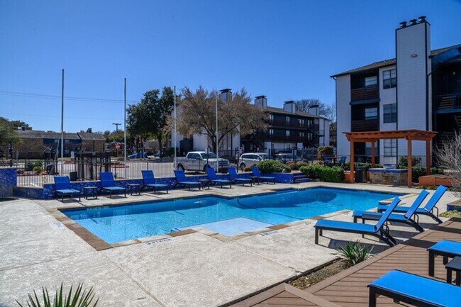 Building Photo - 2545 Thomason Cir