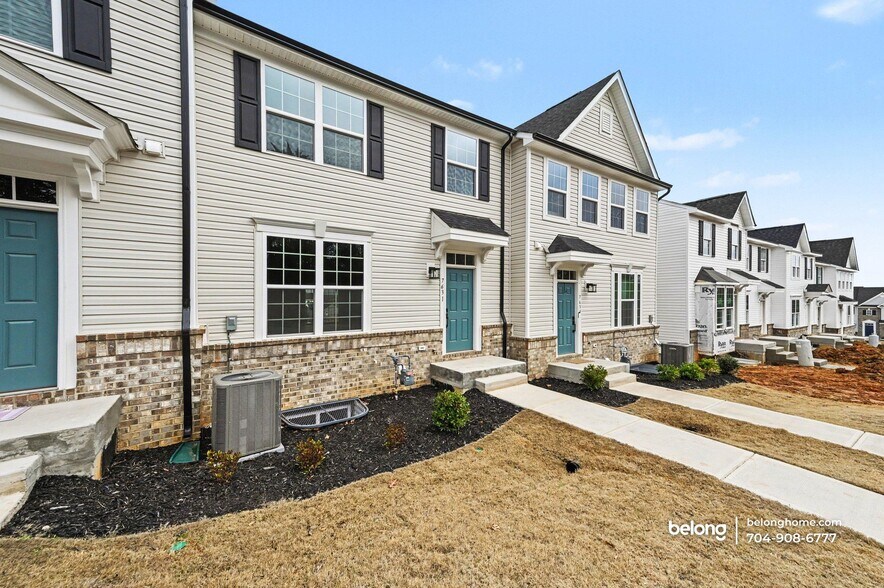 Building Photo - 7631 Griffins Gate Dr SW