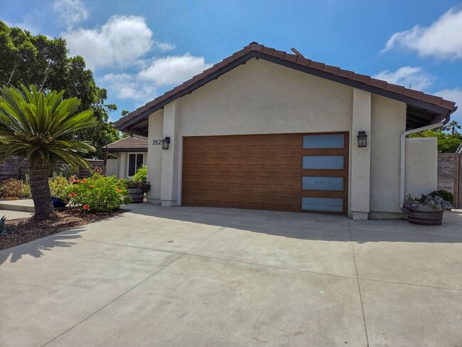 Building Photo - Stunning Coastal Retreat in Oceanside with...