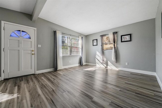 Building Photo - 810 Jurgens St