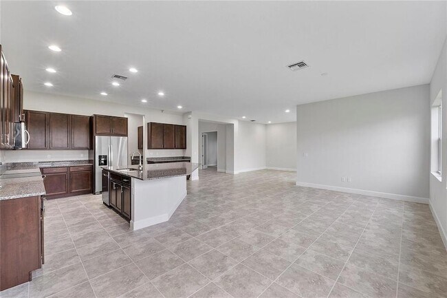 Building Photo - 14929 RedCove Pl