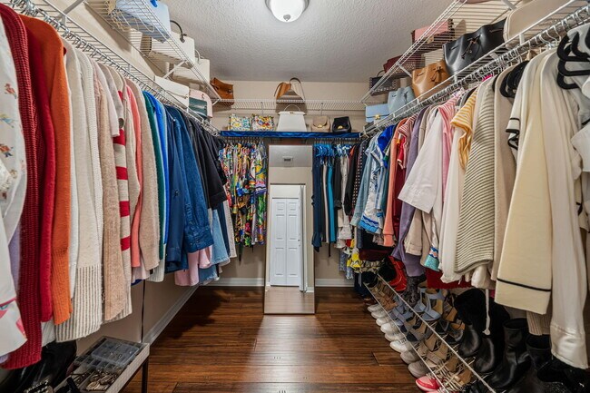 Building Photo - 10652 Ivanhoe Ln