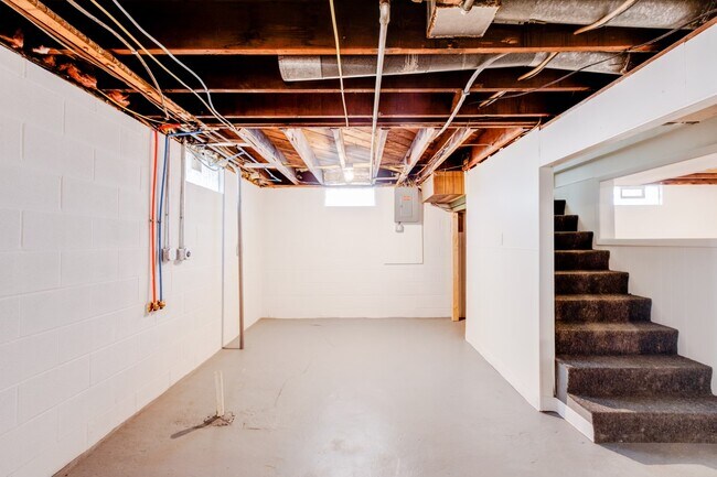 Basement - 1122 Clearview St NW