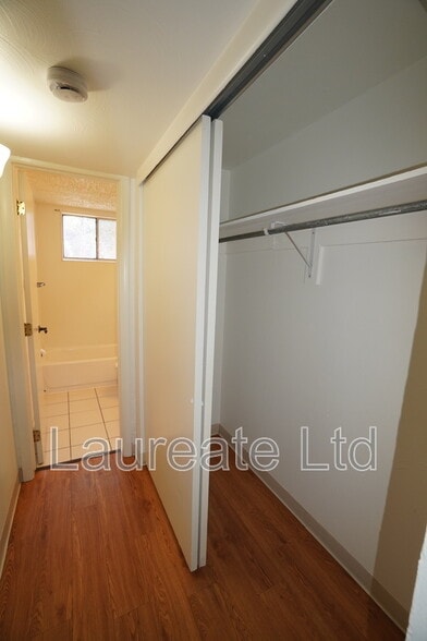 Building Photo - 5550 W 3rd Pl