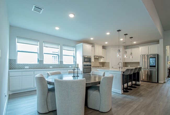 Building Photo - 16 Mariposa Wds Dr