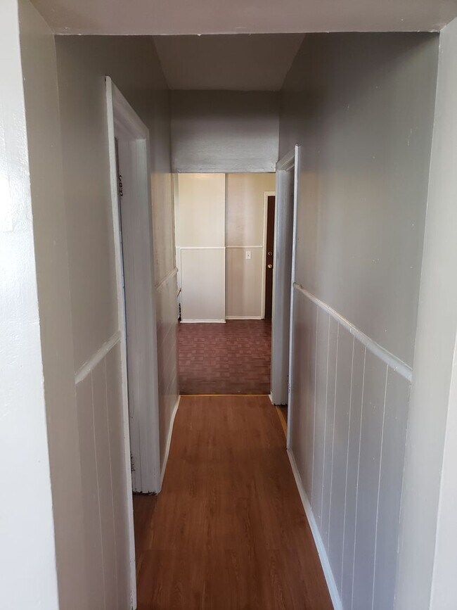 Building Photo - 154 Chenango St