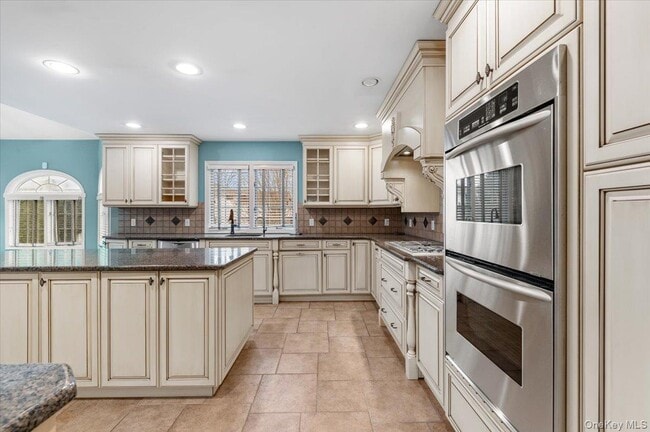 Building Photo - 2495 Navy Pl