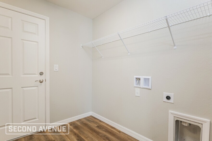 Building Photo - 1423 NE 16th Pl