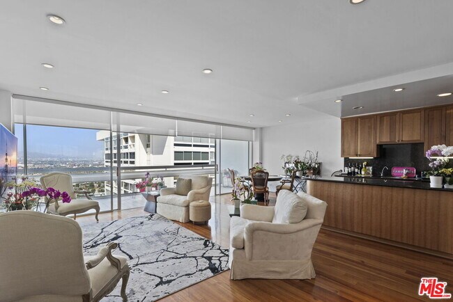 Building Photo - 2220 Ave of the Stars