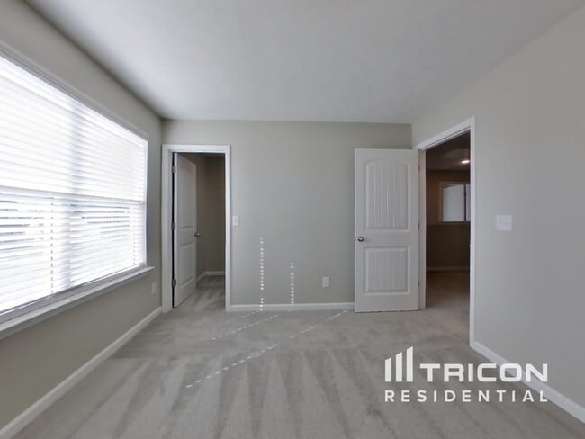 Building Photo - 913 Latting Dr