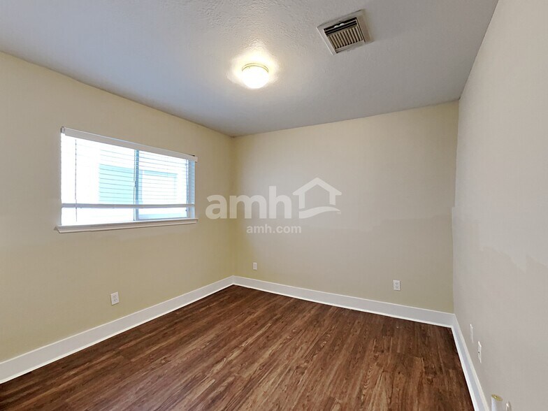 Building Photo - 18722 Atasca Oaks Dr