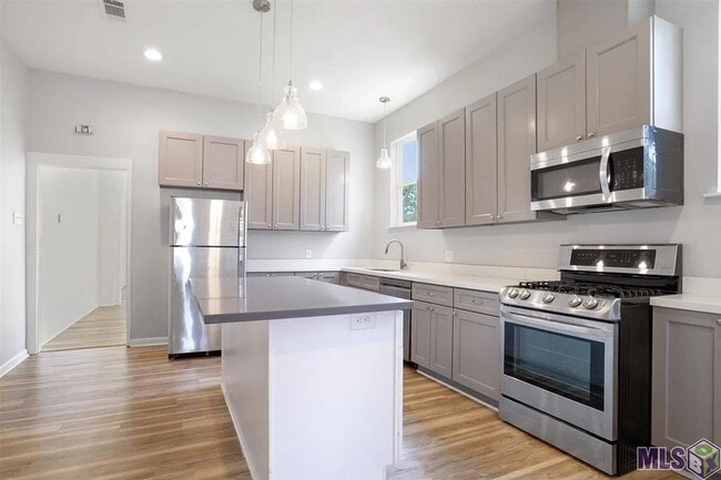 Building Photo - Charming 3 bedroom home in Historic Spanish Town